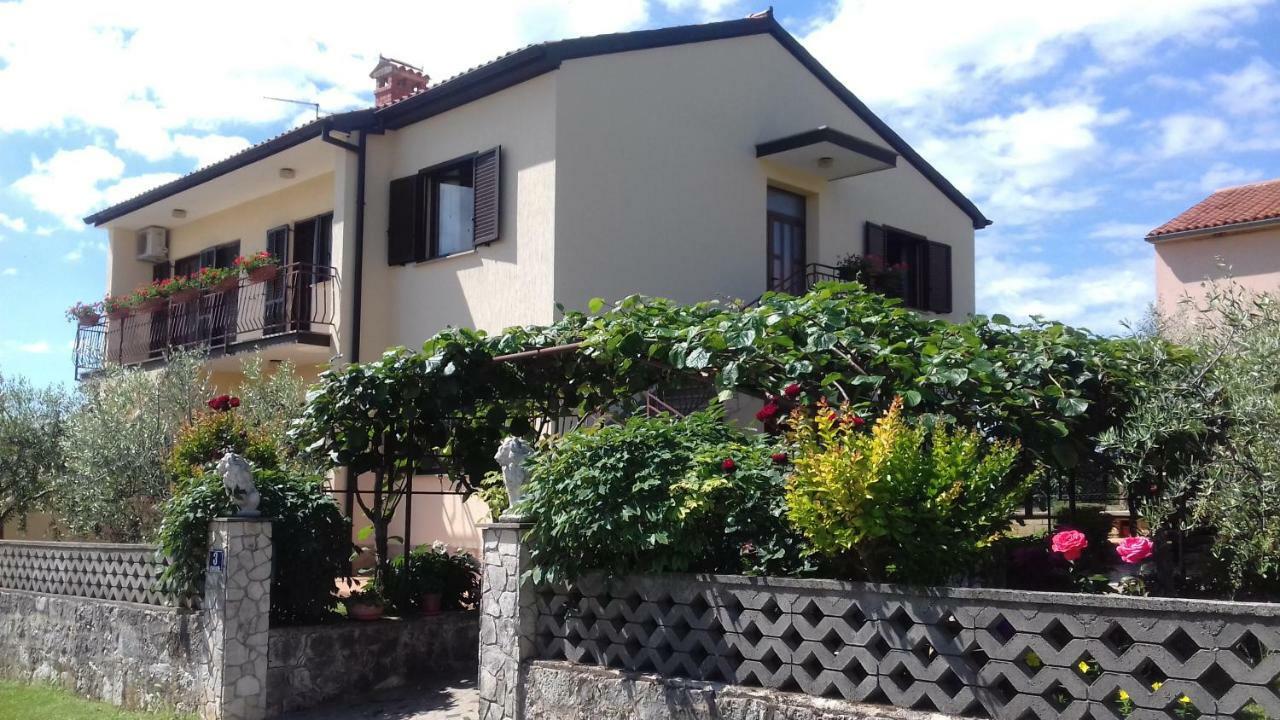 Apartment Anna Πόρετς Εξωτερικό φωτογραφία